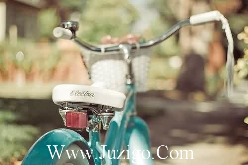 夏天停电的说说停电了发个搞笑的说说(精选50句)