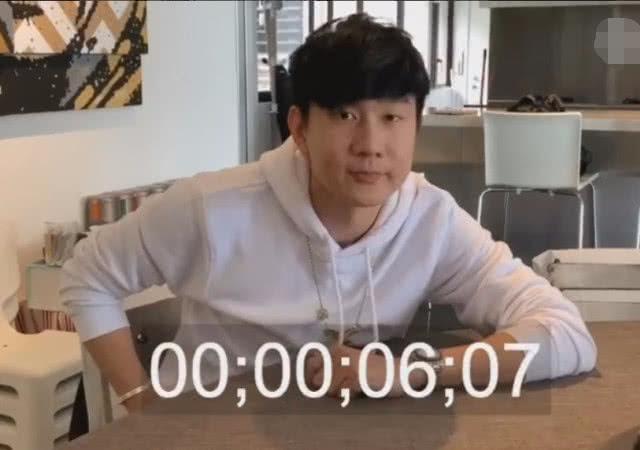 华少接受绕口令挑战，比原创林俊杰还快1秒，网友：不愧是好舌头