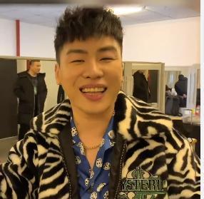林俊杰发动全民进阶绕口令，张靓颖费劲林书豪念不明，谢霆锋太慢