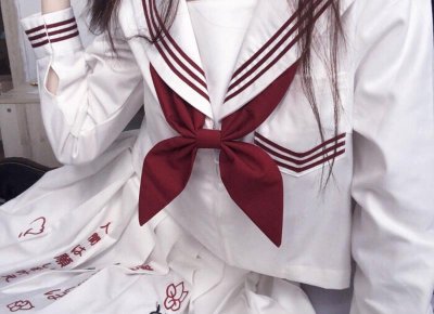 ​关于玫瑰的短句情话(爱情文案 浪漫 短句)