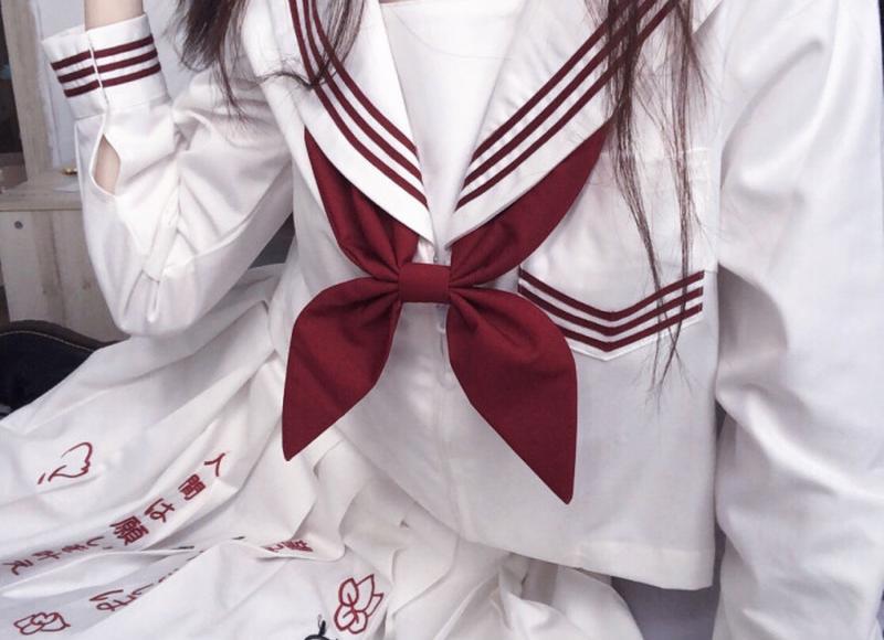 关于玫瑰的短句情话(爱情文案 浪漫 短句)