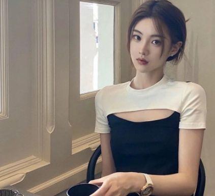 关于描写美女外貌的优美句子（通用100句）