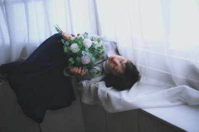 ​一个人的夜晚漆黑的房间的说说