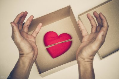 ​放过彼此不再折磨句子（表示放过彼此的句子说说图片）